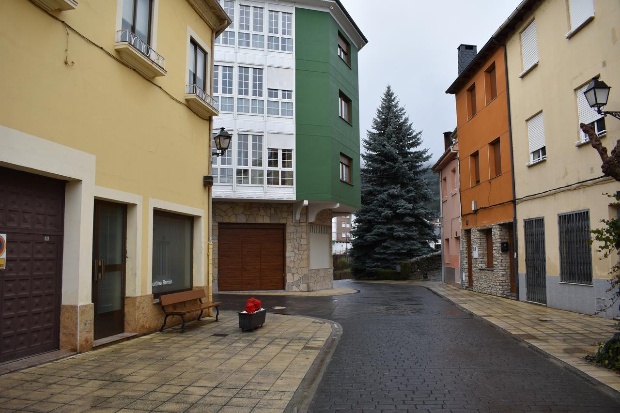 Apartamentos Picea Azul Vega de Espinareda Exteriör bild